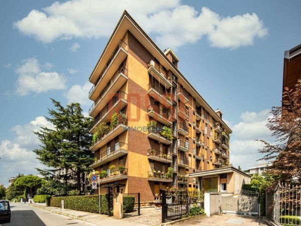 appartamento in vendita a Monza in zona Centro Storico