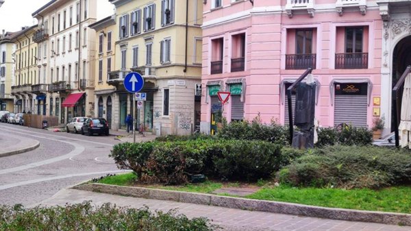negozio in vendita a Monza in zona Centro Storico