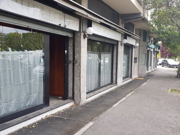 negozio in vendita a Monza