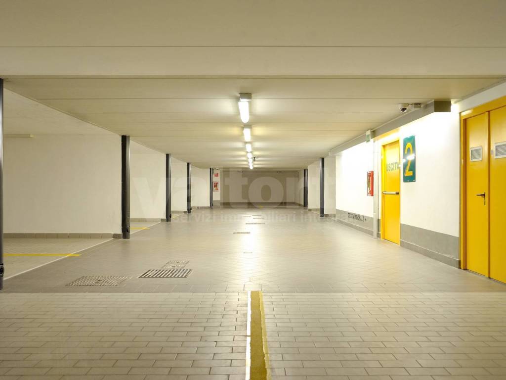 intera palazzina in vendita a Monza in zona Centro Storico
