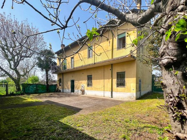 casa indipendente in vendita a Monza