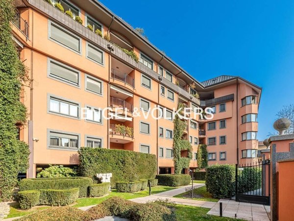appartamento in vendita a Monza in zona Centro Storico