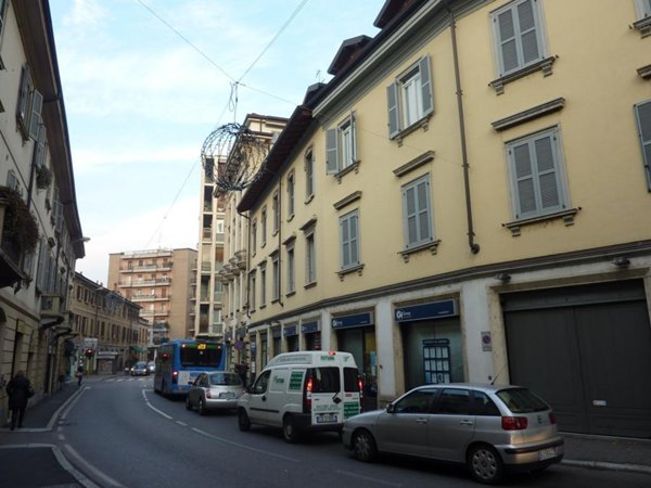 appartamento in vendita a Monza in zona Centro Storico