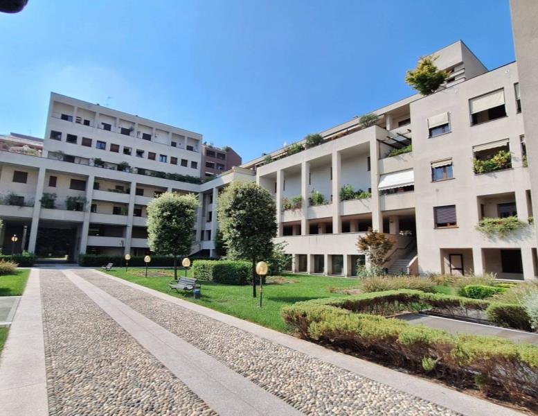 ufficio in vendita a Monza in zona Ospedale San Gerardo