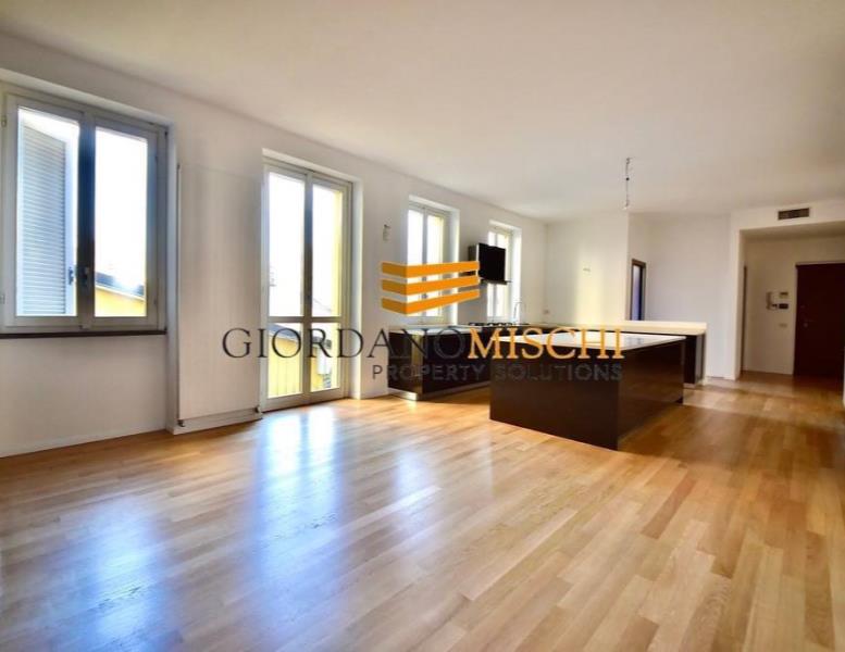 appartamento in vendita a Monza in zona Centro Storico