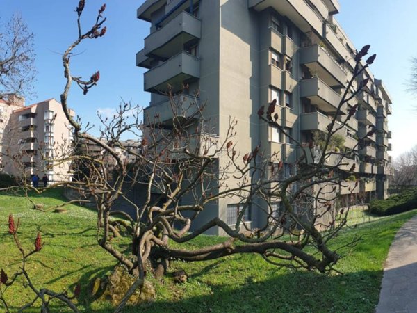 appartamento in vendita a Monza in zona Centro Storico