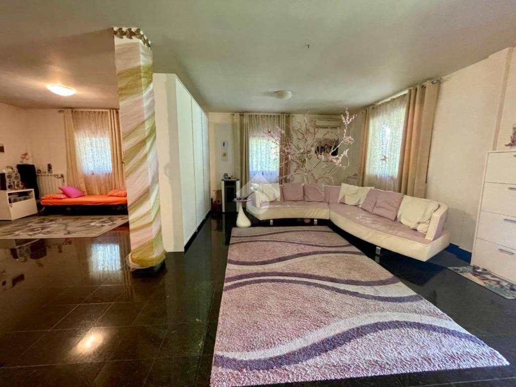 casa indipendente in vendita a Monza