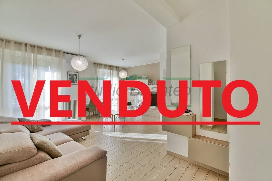 appartamento in vendita a Monza in zona Centro Storico