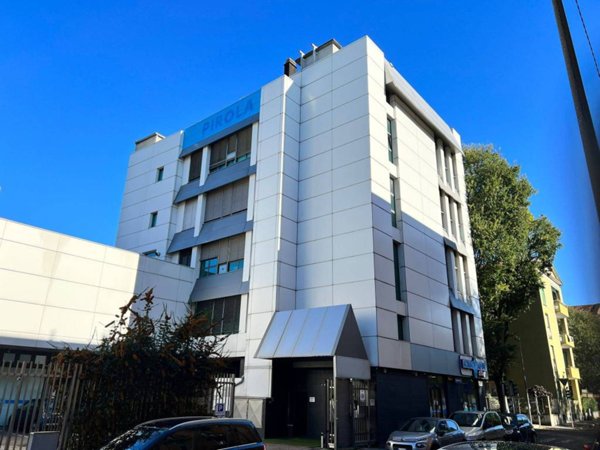ufficio in vendita a Monza in zona Centro Storico