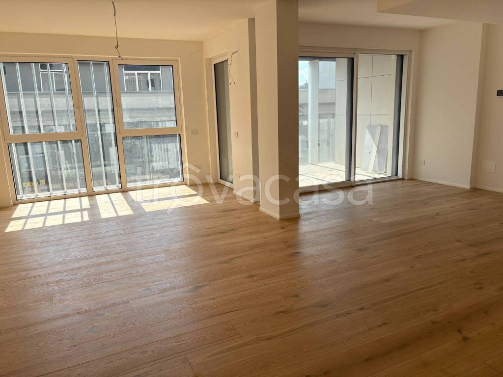 appartamento in vendita a Monza in zona Centro Storico