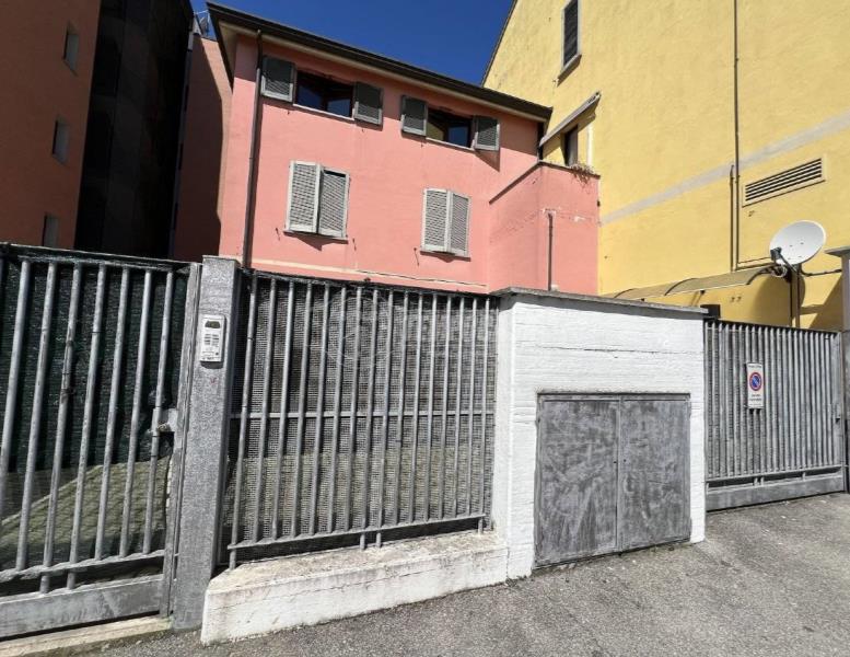 casa indipendente in vendita a Monza