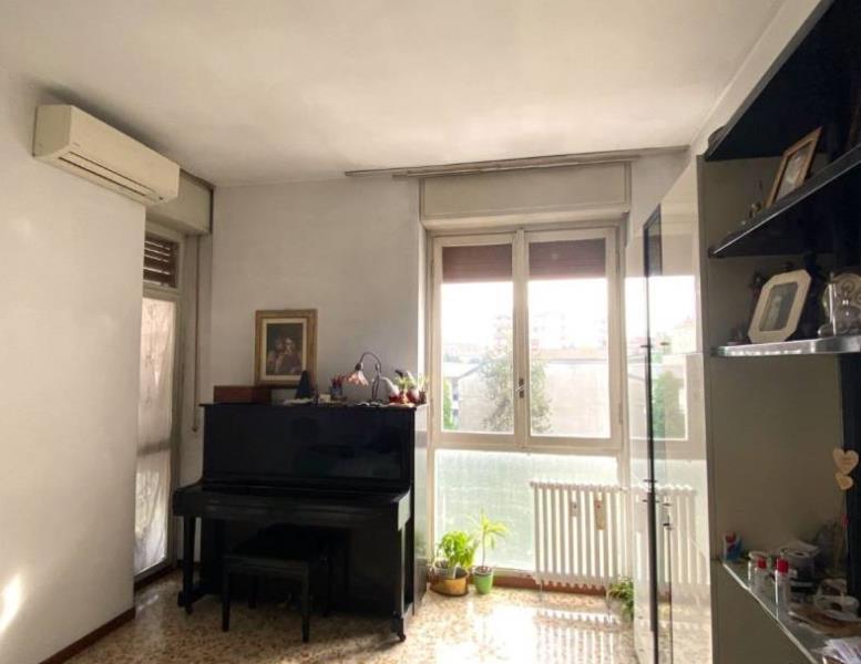 appartamento in vendita a Monza in zona Centro Storico