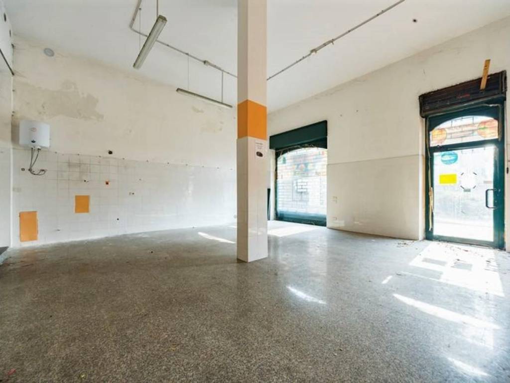 negozio in vendita a Monza