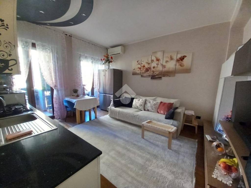 appartamento in vendita a Monza in zona Centro Storico
