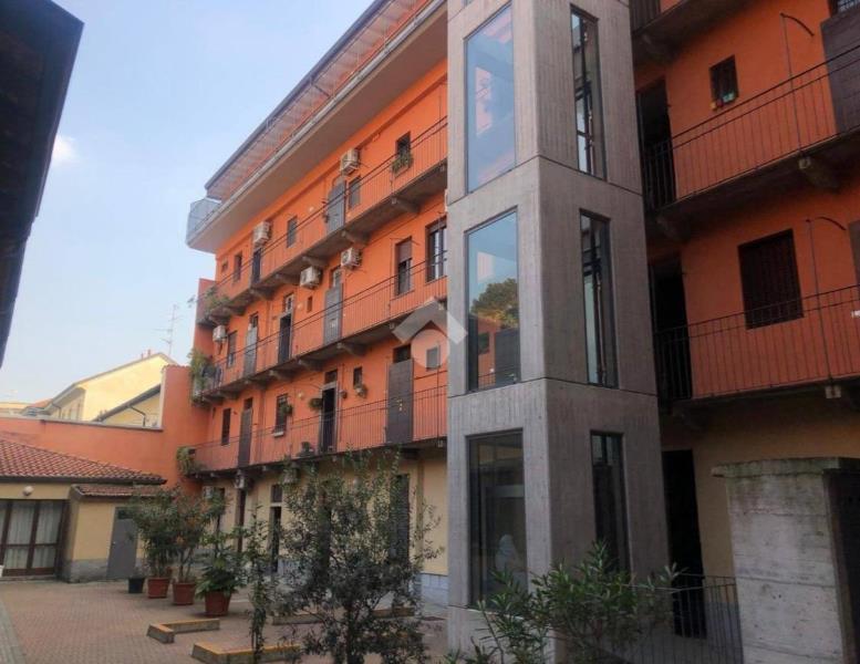 appartamento in vendita a Monza in zona Centro Storico
