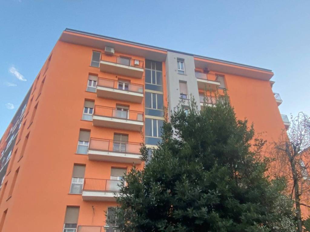 appartamento in vendita a Monza in zona Ospedale San Gerardo