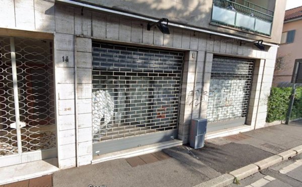negozio in vendita a Monza in zona Centro Storico