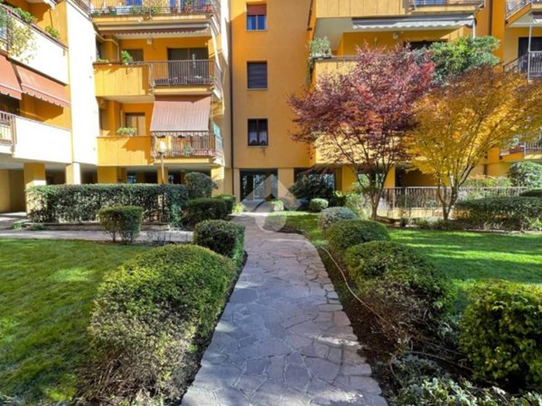 appartamento in vendita a Monza in zona Ospedale San Gerardo