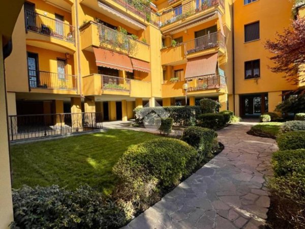 appartamento in vendita a Monza in zona Ospedale San Gerardo