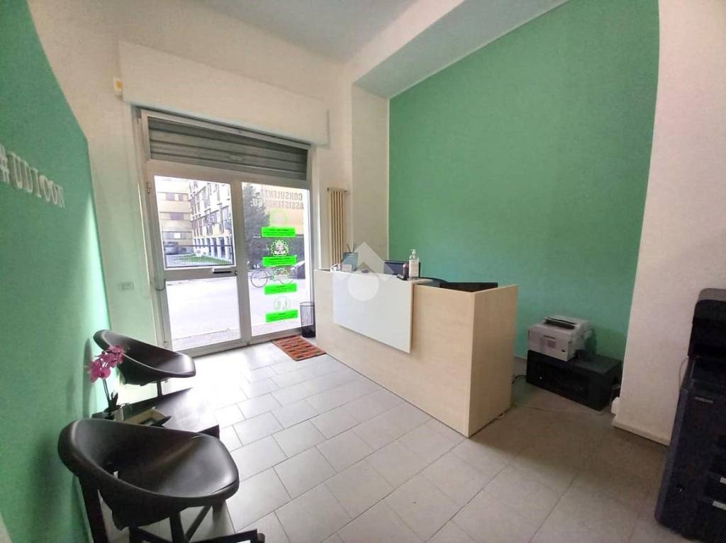 negozio in vendita a Monza in zona Centro Storico