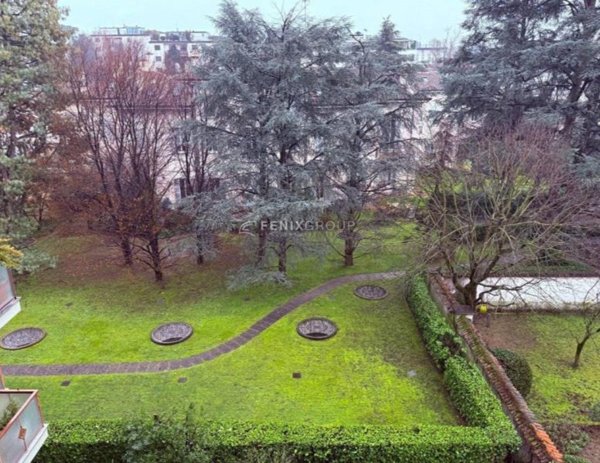 appartamento in vendita a Monza in zona Centro Storico