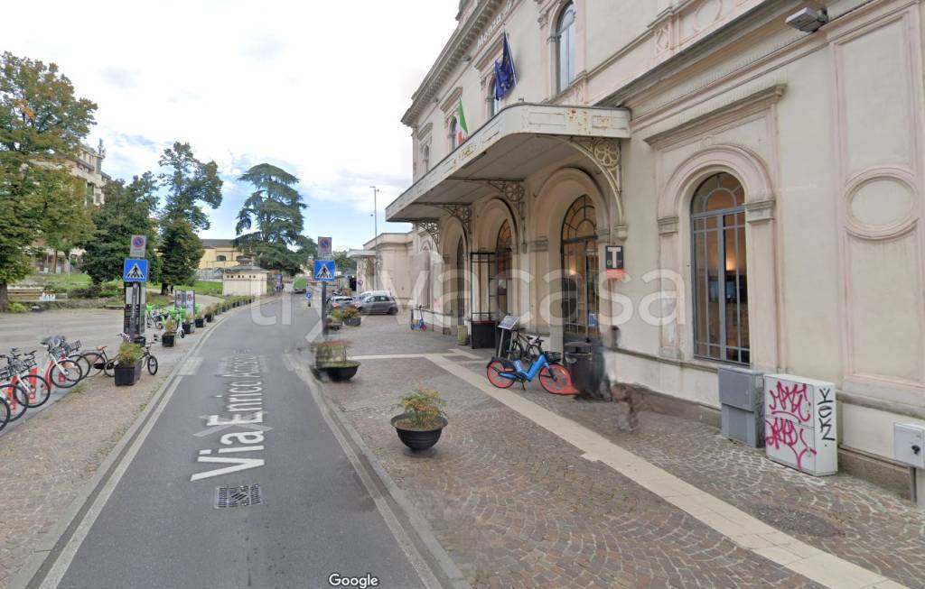 negozio in vendita a Monza