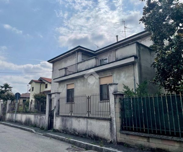 casa indipendente in vendita a Monza