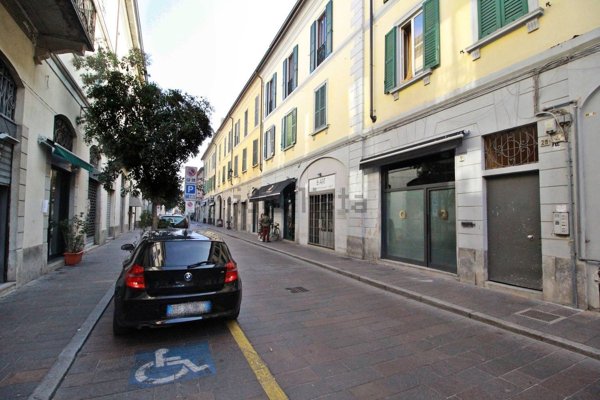 negozio in vendita a Monza