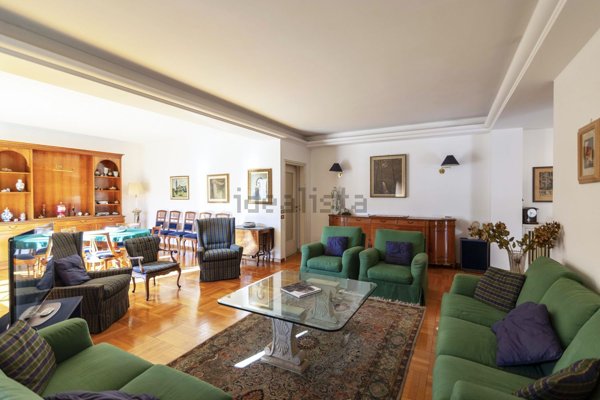 appartamento in vendita a Monza in zona Centro Storico