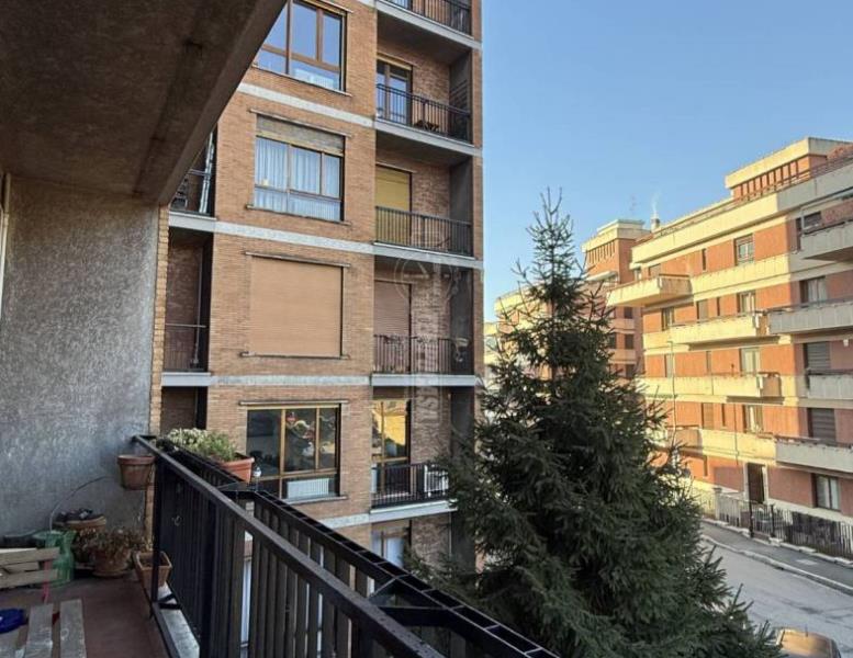 appartamento in vendita a Monza in zona Centro Storico
