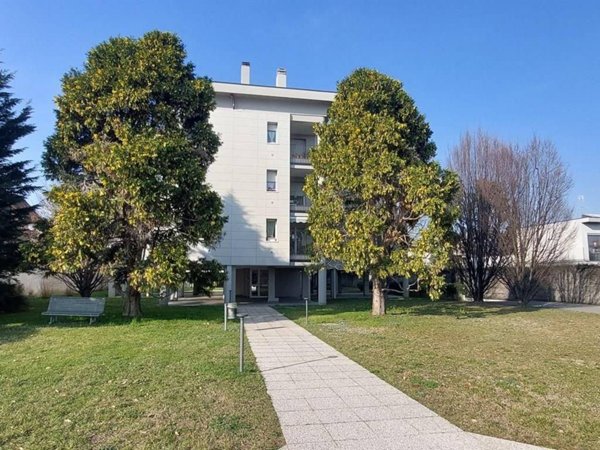 appartamento in vendita a Monza in zona Ospedale San Gerardo
