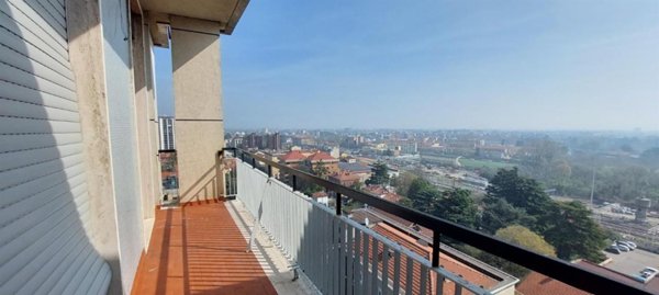 appartamento in vendita a Monza in zona Centro Storico