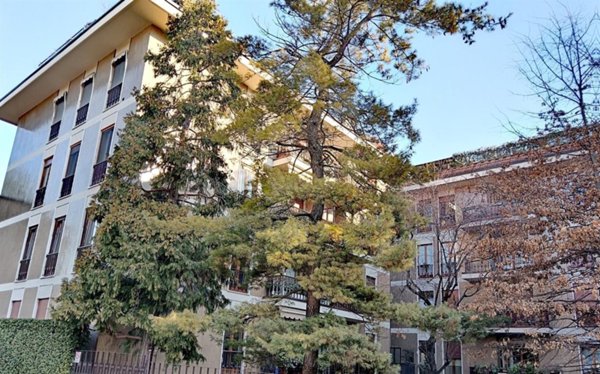 appartamento in vendita a Monza in zona Centro Storico