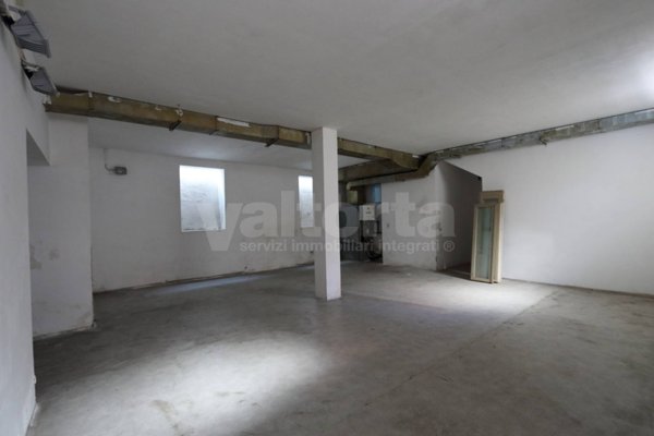 ufficio in vendita a Monza in zona Centro Storico