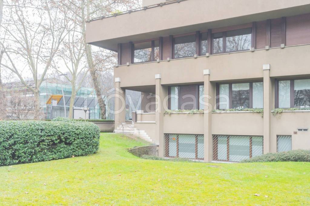 appartamento in vendita a Monza in zona Centro Storico