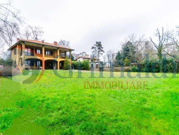 casa indipendente in vendita a Monza