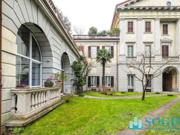 appartamento in vendita a Monza in zona Centro Storico