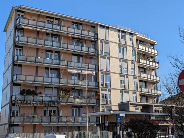 appartamento in vendita a Monza in zona Centro Storico
