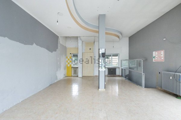negozio in vendita a Monza