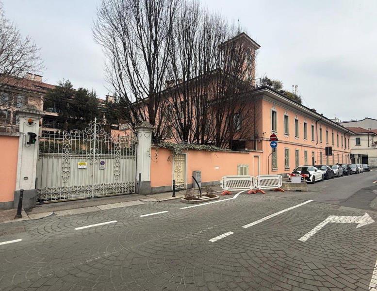 appartamento in vendita a Monza in zona Centro Storico