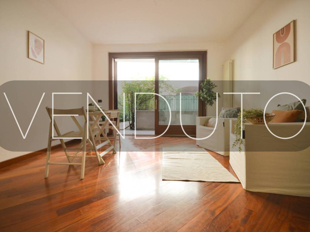 appartamento in vendita a Monza in zona Centro Storico