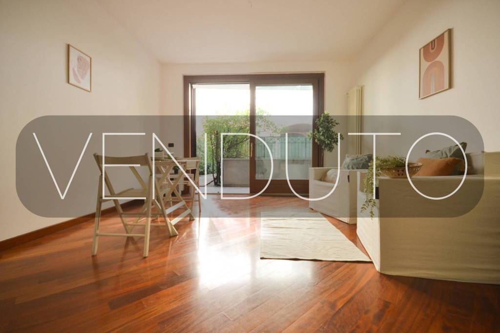 appartamento in vendita a Monza in zona Centro Storico