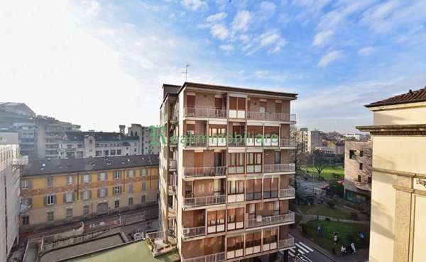 appartamento in vendita a Monza in zona Centro Storico