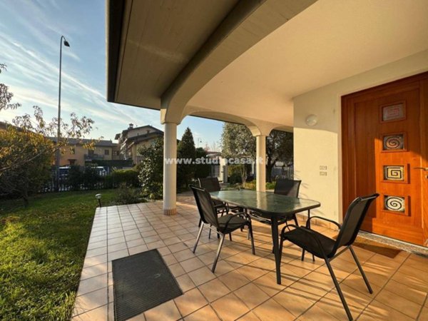 casa indipendente in vendita a Monza in zona Centro Storico