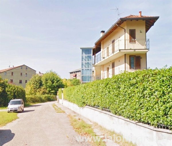 locale di sgombero in vendita a Monza