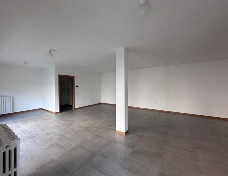 negozio in vendita a Monza