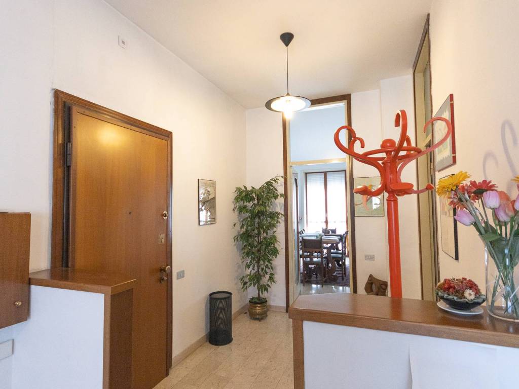 appartamento in vendita a Monza in zona Centro Storico