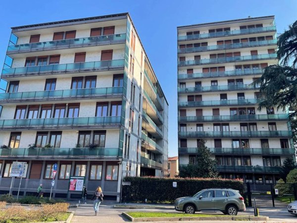 appartamento in vendita a Monza in zona Centro Storico