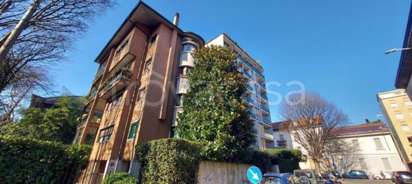 appartamento in vendita a Monza in zona Centro Storico