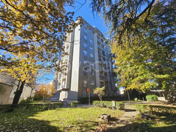 appartamento in vendita a Monza in zona Centro Storico